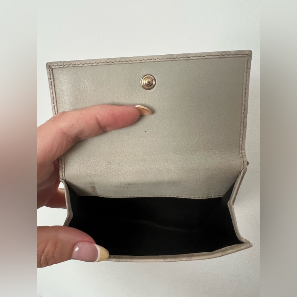 Gucci Short wallet w/box and paperwork! - Picture 8 of 14